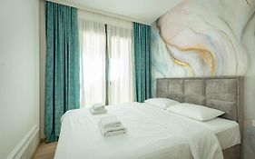 Miracle Apartment